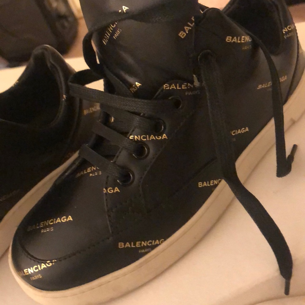 Sneaker - Picture 4 of 7